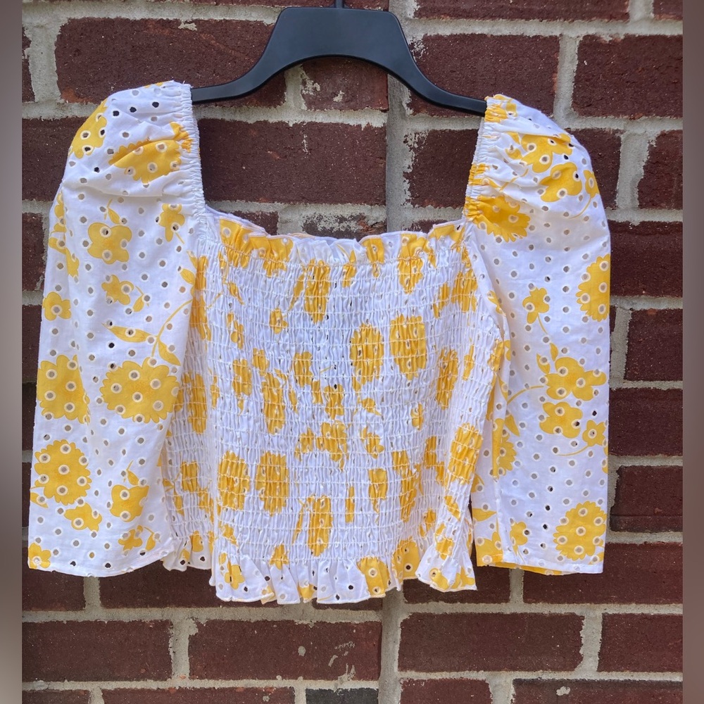Sans Souci White and Yellow Floral Smocked Blouse Size Large (y)